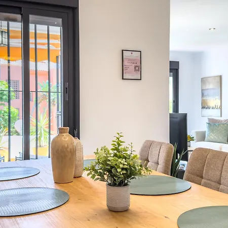 Апартаменти Hanami Casa Infanta Elena