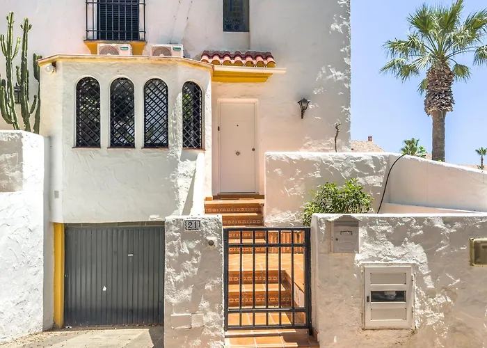 Hanami Casa Infanta Elena Estepona